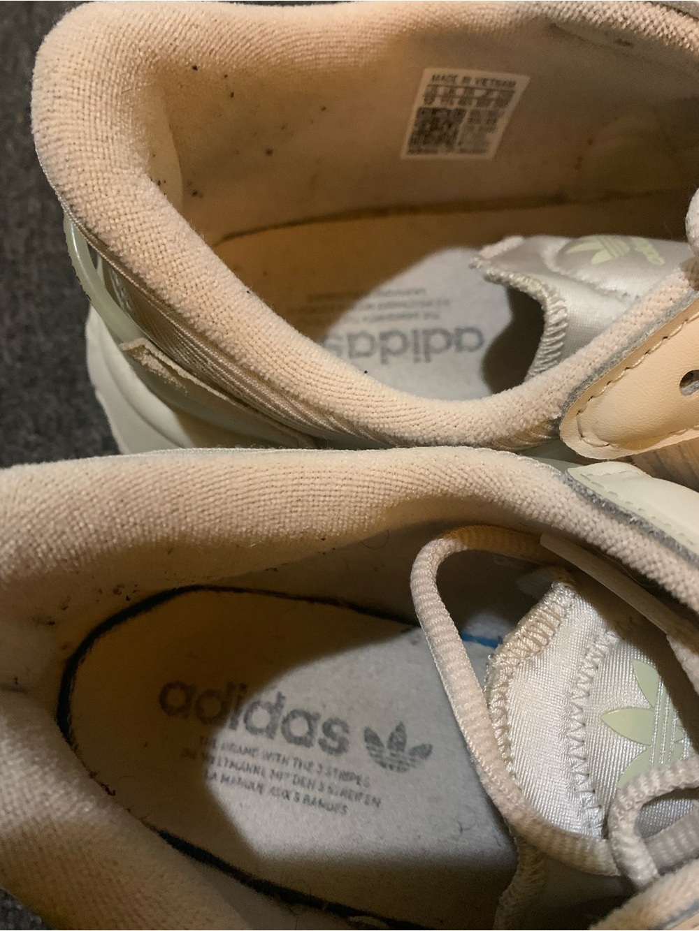 Men Adidas Originals Ozweego Sneakers in Beige Sz. 12 - Picture 4 of 5